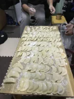 在学校包的第一顿饺子